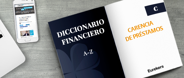 La carencia de préstamo es el periodo inicial donde solo se pagan intereses, sin amortizar el capital del crédito.